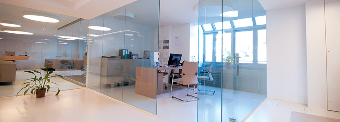 Glastrennwand und Glastür für Büro